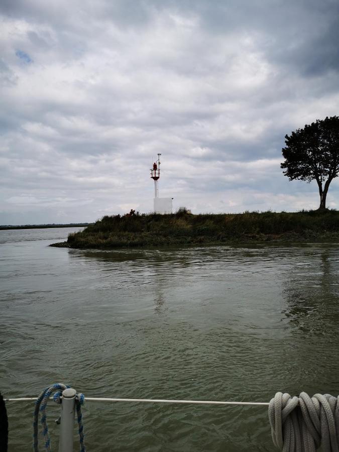 Le Temps D'Une Escale A St Wary Saint-Valéry-sur-Somme Exterior photo
